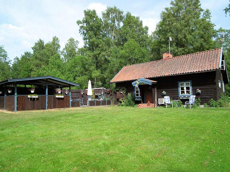 Galeriebild Schwedische Superhauslage auf der Insel Torsö im riesigen See VÄNERN