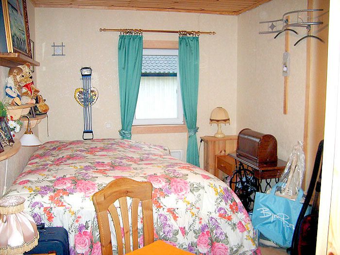 Haus 1 - Schlafzimmer Galeriebild Zwei wunderbare Ferienhäuser am See Örlen, Fiskestigen 8