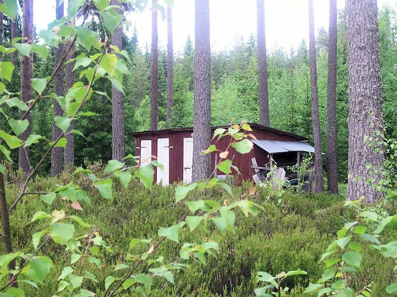 Sanierungsbedürftiger Schuppen für die alltäglichen Dinge. Aber eines ist sicher: Ohne Schuppen ist alles nichts....! Galeriebild Lövneset 84