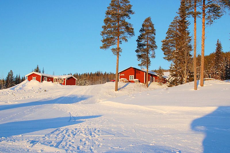 Hier die Vermietungshütte mit 9 Übernachtungsplätzen Galeriebild Spektakuläre Wintersportanlage "Nalovardo" in Lappland / Bereich Sorsele, zu verkaufen!