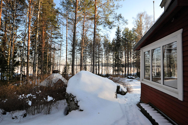Wasserblick vom ganzen Grundstück aus Galeriebild Ängkärret. Värmland. 2 beeindruckende Schwedenhäuser in einer wunderbaren Lage am See Bredreven zu verkaufen