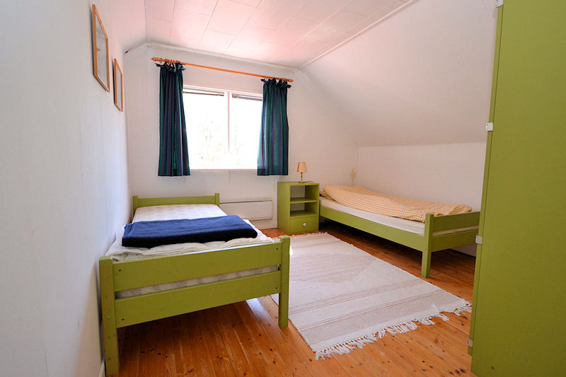 ....für Gäste oder auch als Kinderzimmer gut zu nutzen Galeriebild Sie wollen sich einen Smålandtraum verwirklichen mit Haus und Paradies? Bitte sehr, hier können Sie es!