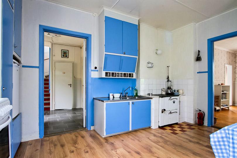 ....in die gemütliche Wohnküche im Parterre Galeriebild Villa Havrekärven. Klassisches Wohnhaus am Ortrand von Kopparberg auf großem Naturgrundstück. Schön!
