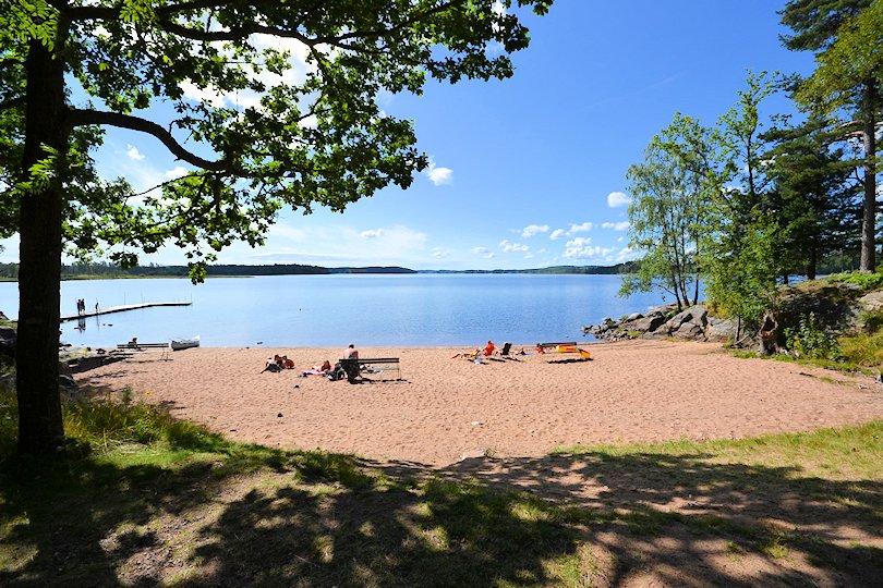 Prima für Familien aus der näheren Umgebung. Urlaubsspaß pur. So soll es sein! Galeriebild Villa Erikslund - ein wunderbares Urlaubsparadies nahe See Kalvsjön in Västergötland. Zum Anbeißen!