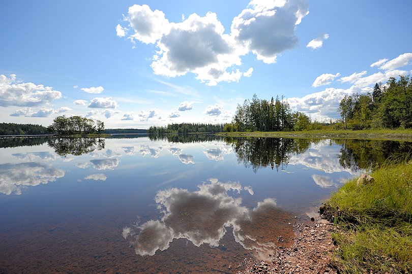Von sakraler Schönheit..... Galeriebild Villa Erikslund - ein wunderbares Urlaubsparadies nahe See Kalvsjön in Västergötland. Zum Anbeißen!