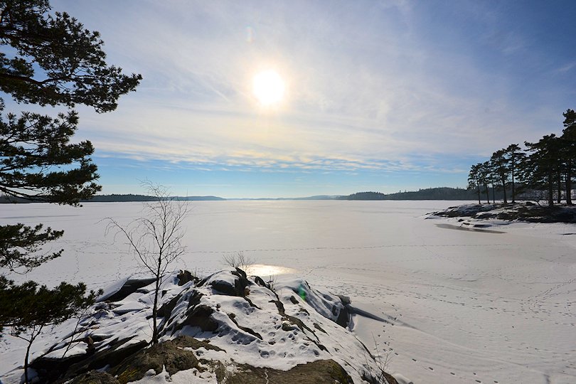 ....nicht nur im Sommer! Der See Kalvsjön....! Kommen Sie, wir heißen Sie herzlich willkommen in Schweden Galeriebild Villa Erikslund - ein wunderbares Urlaubsparadies nahe See Kalvsjön in Västergötland. Zum Anbeißen!