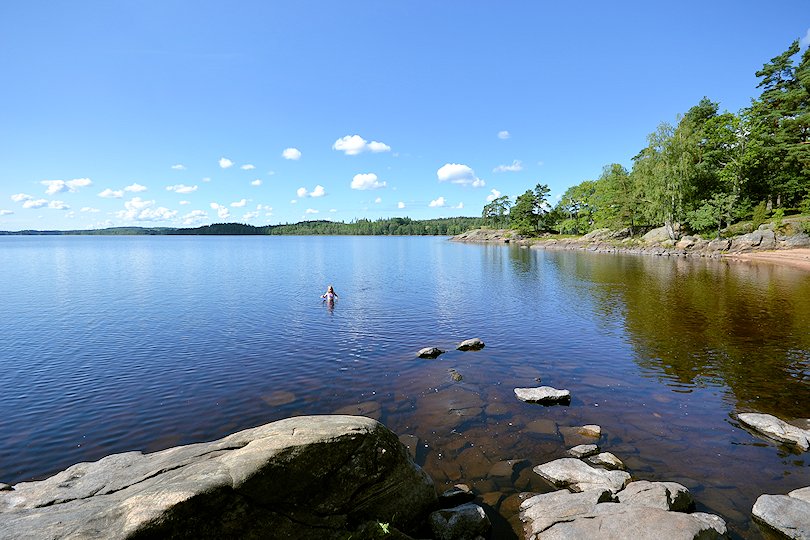 Der Kalvsee misst in der Achse ca. 14 km! Donnerwetter, das ist aber wirklich beeindruckend Galeriebild Villa Erikslund - ein wunderbares Urlaubsparadies nahe See Kalvsjön in Västergötland. Zum Anbeißen!