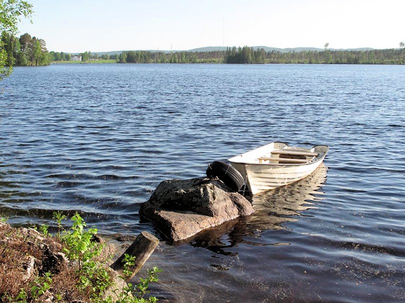 Und auch für das Boot ist gesorgt. Eigener Anleger vor dem Areal Galeriebild Högbo, Finnshyttan, so heißt das kleine schwedische Paradies am Ufer des mächtigen Sees Lersjön bei Filipstad in Värmland