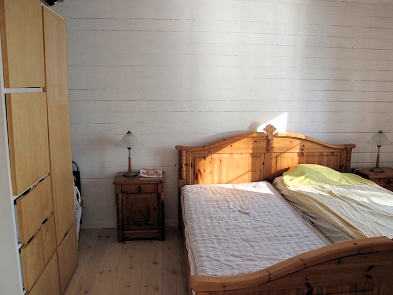 ....und ein Schlafzimmer.... Galeriebild Högbo, Finnshyttan, so heißt das kleine schwedische Paradies am Ufer des mächtigen Sees Lersjön bei Filipstad in Värmland