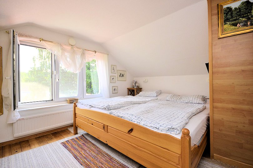 Schlafzimmer 1 - Elternschlafzimmer Galeriebild "Fiskarestugan"! So heißt dieses traumhafte Wassergrundstück in toller Waldalleinlage und Küstennähe, Bereich Västervik / Ostsee!