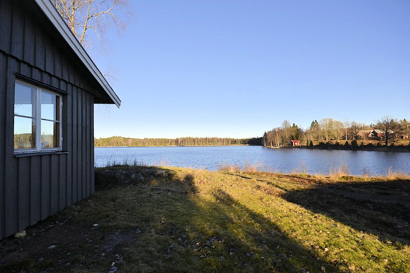 Genussvolle Aussicht für "Sehleute".... Galeriebild Traumobjekt Sjövik am See Hornbetasjön. Echtes Seeufergrundstück in dramatisch schöner Wasser- und Alleinlage in Småland