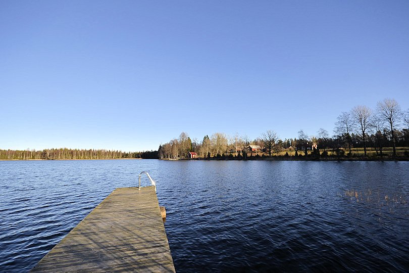 ....und das Warten auf den nächsten Sommer! Super, super, super! Galeriebild Traumobjekt Sjövik am See Hornbetasjön. Echtes Seeufergrundstück in dramatisch schöner Wasser- und Alleinlage in Småland