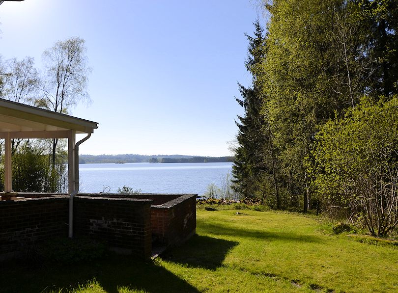 Dieser tolle Seeausblick hat extrem viel Charme und wird Sie entsprechend begeistern Galeriebild Herrestadsjön - Schwedenvilla direkt am See mit eigenem kleinen Sandstrand und herrlichem Wasserblick!