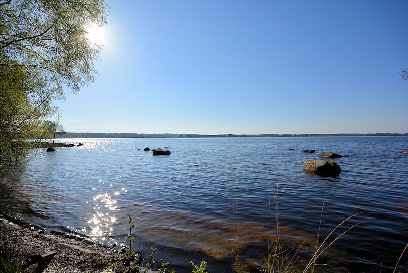 Außergewöhnlich schön, der See Herrestadsjön. Zusammen mit der herrlichen Umgebung ein immer wiederkehrende Erlebnis Galeriebild Herrestadsjön - Schwedenvilla direkt am See mit eigenem kleinen Sandstrand und herrlichem Wasserblick!