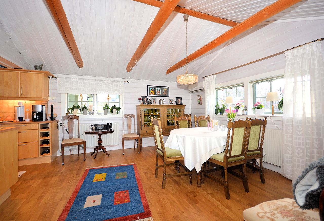 Galeriebild Hervorragende Schwedenvilla in erstklassiger Platzierung am See Flåren in Småland, Bereich Värnamo. Ein Riesenauftritt!