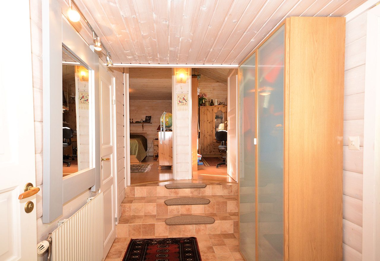 Galeriebild Hervorragende Schwedenvilla in erstklassiger Platzierung am See Flåren in Småland, Bereich Värnamo. Ein Riesenauftritt!