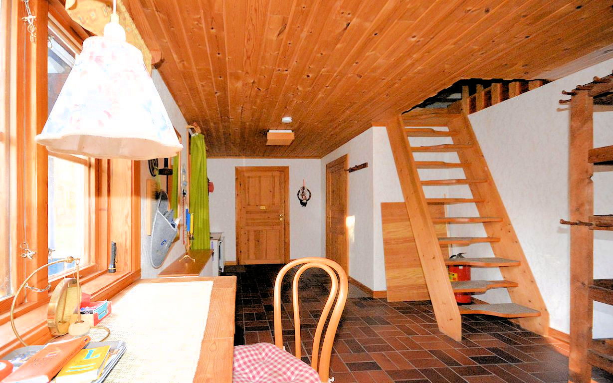 Im Hintergrund die Tür zum WC + Duschraum. Rechts davon der Eingang zum Elternschlafzimmer Galeriebild Timmershult - Ehemaliges Wassermühlengebäude in zauberhafter Waldlage mit einem 16636 m² Naturgrundstück. Ein Traum!