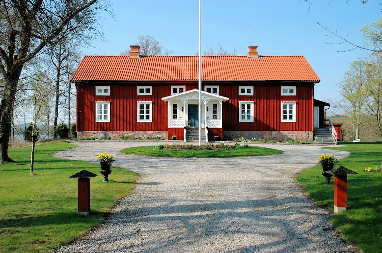 Heute gehört Skälsnäs einer Hamburger Kaufmannsfamilie.... Galeriebild Halbinsel "Skälsnäs" - Hervorragendes Neubauprojekt am fantastischen See HELGASJÖN in Småland / Südschweden