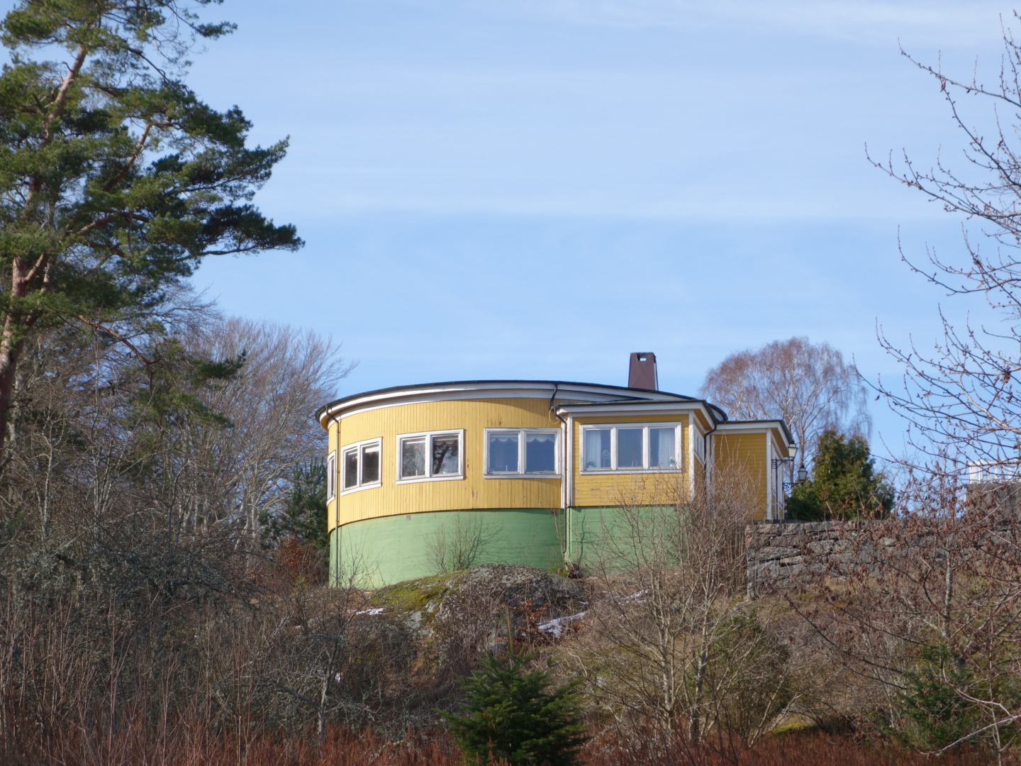 Erstaunlich! Dieser Gutshof hält sogar einen Tanzpavillon bereit.... Galeriebild Gutshof Alsbäck / Lysekil - Traumlage am berühmten Gullmarnsfjord in unmittelbarer Wasserplatzierung am Skagerrak. 500 m direktes Meerufer!