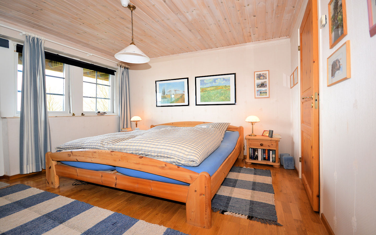 Elternschlafzimmer.... Galeriebild Die Sonne geht im Norden auf....! Herzlich willkommen in der wunderbaren Provinz HALLAND, im gemütlichen Dörfchen JYTATORP!