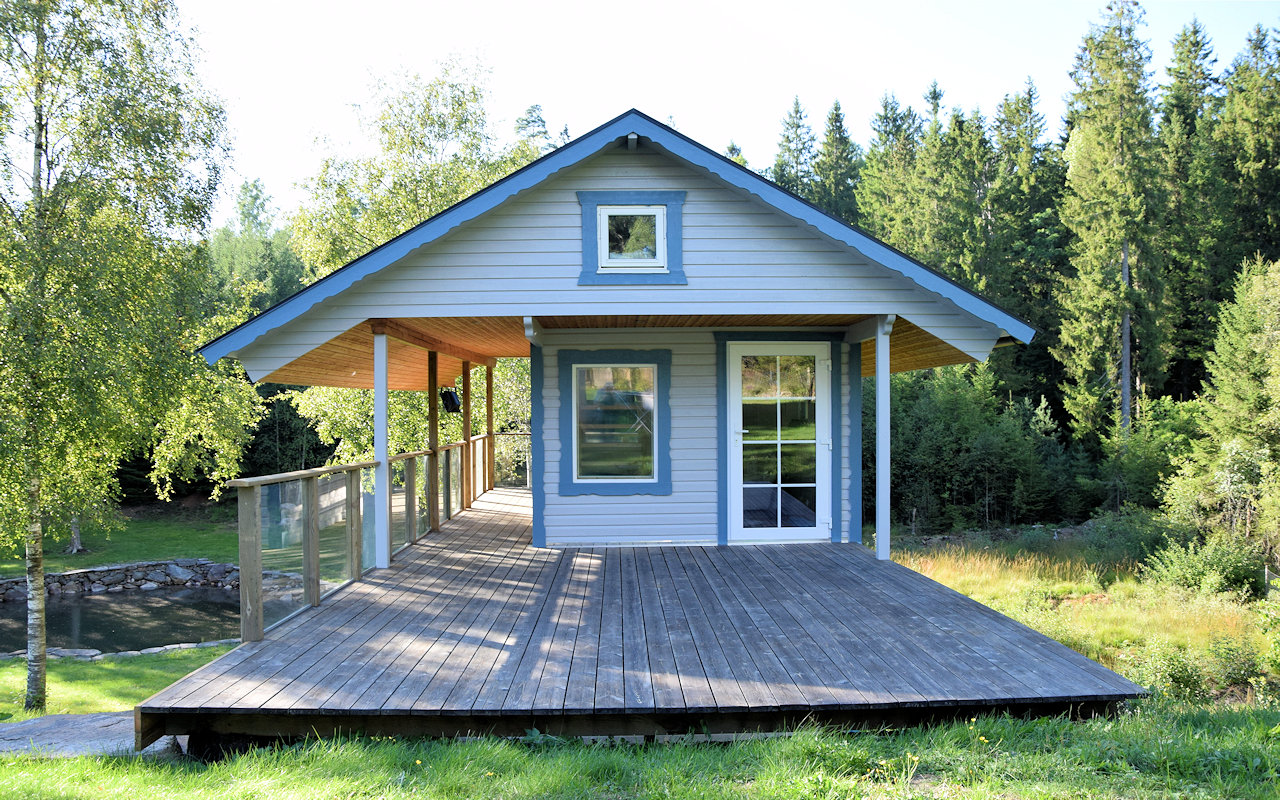 Unterwegs zu mehr Lebensqualität, das garantiert die zukünftige Sauna in Verbindung mit dem sagenhaften Badeteich Galeriebild Wohnhaus nahe Fluss Ätran in der halländischen Schweiz / Südschweden