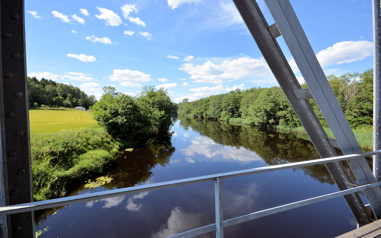 Der Fluss ÄTRAN mündet von hier aus in ca. 35 km Entfernung an der schwedischen Westküste ins Kattegatt Galeriebild Wohnhaus nahe Fluss Ätran in der halländischen Schweiz / Südschweden
