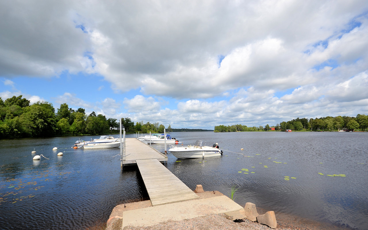Der See "Fegen" in nur 6 km Entfernung von "Kornarp". Ein unbeschreibliches Naturparadies. Hier könnte auch Ihr Boot liegen! Galeriebild Wohnhaus nahe Fluss Ätran in der halländischen Schweiz / Südschweden