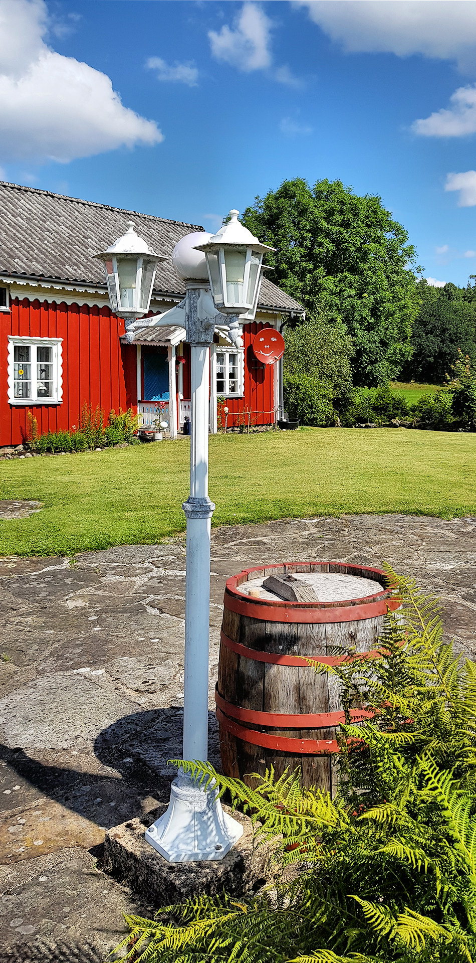 In der Mitte des Hofes entdeckt und liebgewonnen, dieses beschauliche Plätzchen In der Mitte des Hofes entdeckt....
