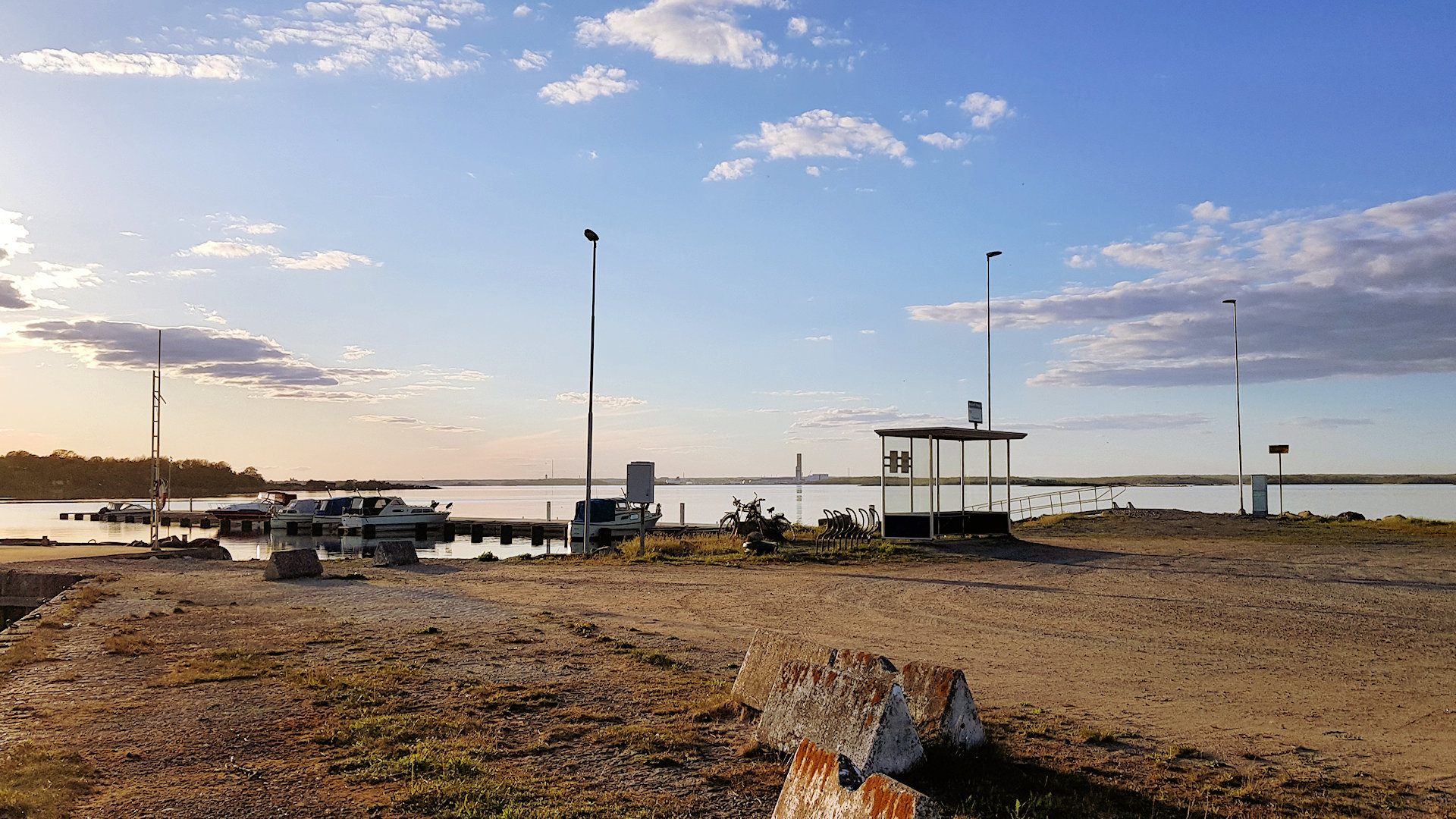 Eine kleine Marina auf einer Nachbarschäre. Herzlich willkommen im Inselparadies von Ronneby + Karlskrona Tjurkö