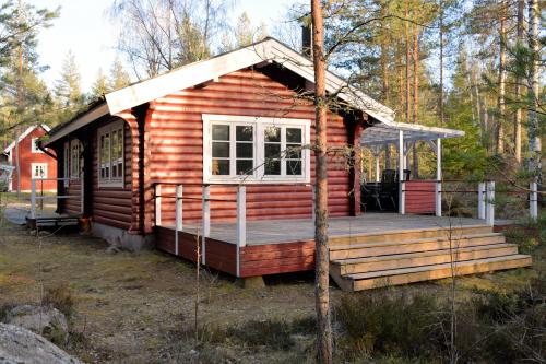 Gemütliches Blockhaus am See