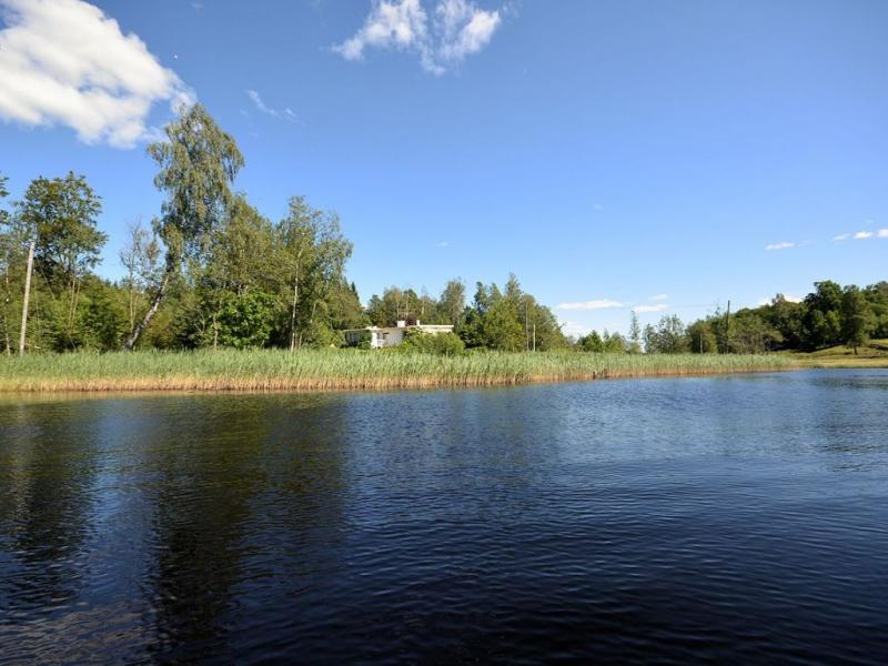 Schweden Immobilien - Sperlingsholm - der Garten Eden in Västergötland steht für Sie bereit. Hierher kommt man, um dem Wahnsinn der Welt zu entgehen! Preis auf Anfrage!