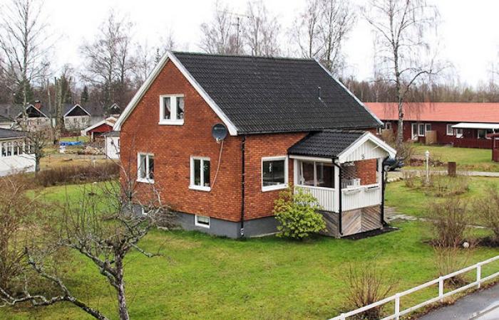 Schweden Immobilien - 1,5 geschossiges Wohnhaus, unterkellert
