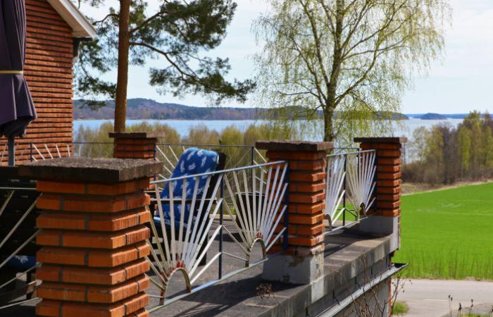 Schweden Immobilien - Mehrfamilienhaus mit Einliegerwohnung und Meeresblick