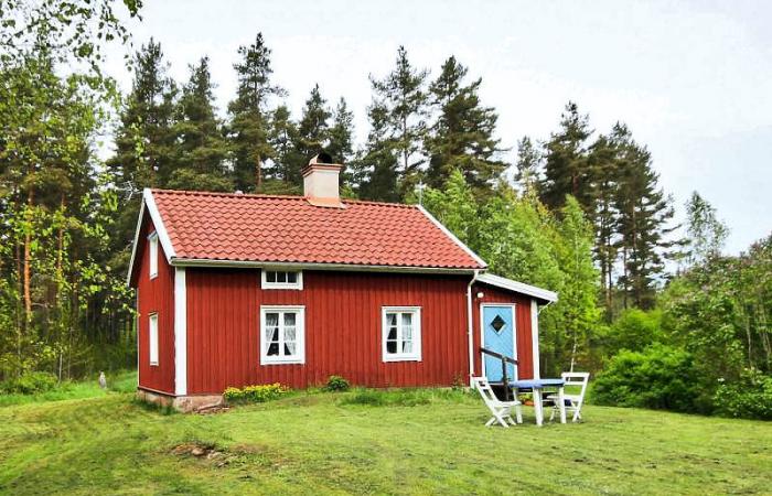 Schweden Immobilien - Charmantes ehemaliges Bauernhaus im Dreieck zwischen den Seen Bråtvik, Älmaren und Lindfallegölen