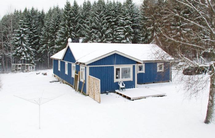 Schweden Immobilien - Nettes Haus in Seenähe und mit Nähe  an den Flughafen Skavsta