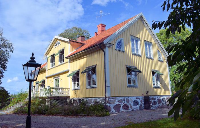Schweden Immobilien - Möllekulla -  Kleines Herrenhaus auf echtem Seeufergrundstück am See Åsnen von 1898 in sehr guter Kondition