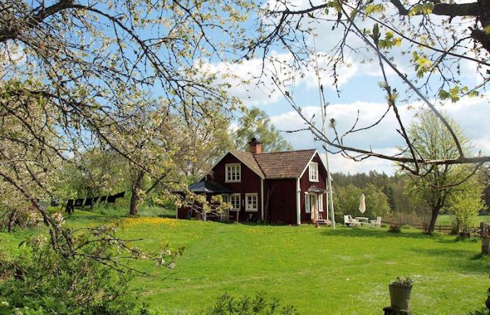Schweden Immobilien - Der Nostalgie-Hof "Hycklinge-Hult" steht zum Verkauf. Wenn Sie ein Romatiker sind und gerne träumen, willkommen!