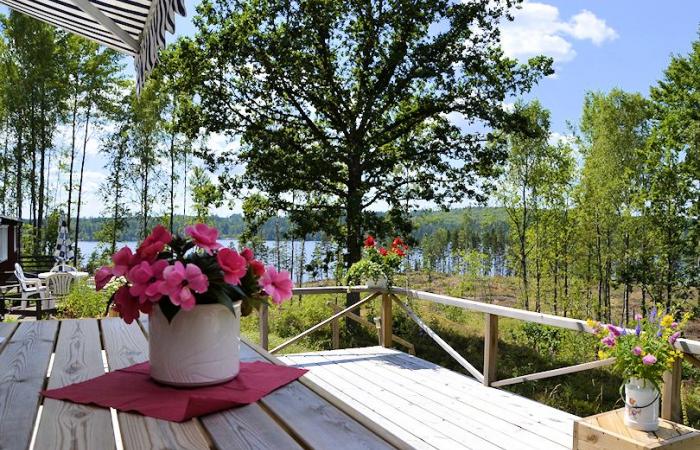 Schweden Immobilien - Das Sonnenparadies "Äpplaryd" nahe See Övingen heißt Sie herzlich willkommen. So eine tolle Lage!