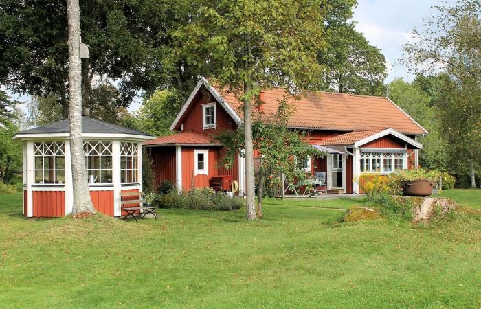 Schweden Immobilien - Waldhof " Askebo Solhäll". Eine besondere Empfehlung für sensible Schwedenliebhaber auf der Suche nach dem nostalgischen Immobilienkleinod!