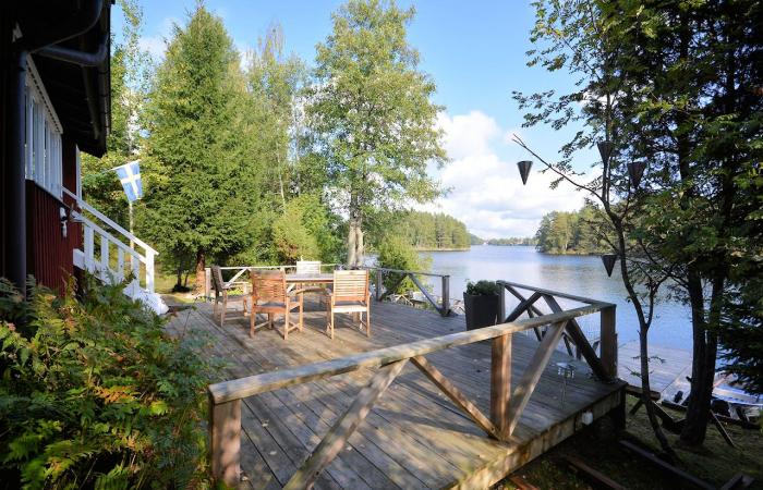 Schweden Immobilien - Misterhult Näset - fantastische Immobilienwasserlage direkt am See Virserumssjön im Herzen Smålands. Sicheres Pachtgrundstück für ca. 800 € jährlich - oder Kauf!
