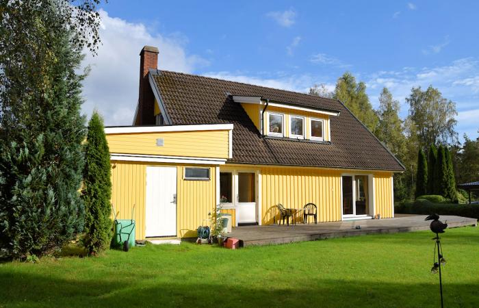 Schweden Immobilien - Lidhult - Behagliches Leben am Rande einer typisch südschwedischen Ortschaft in Småland. Hier gut permanent wohnen!