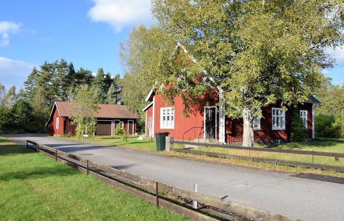 Schweden Immobilien - Järnforsen - modern trifft alt. Wer auch im Urlaub nicht auf  Komfort verzichten möchte und trotzdem den Scharm alter schwedischer Häuser sucht, hat es hier gefunden!