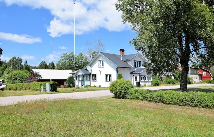 Schweden Immobilien - Byholma - ein kleines Dorf nahe Lidhult / Kronobergs län / mit diesem klassischen Ferien- oder Permanentwohnhaus in toller Bolmenseenähe