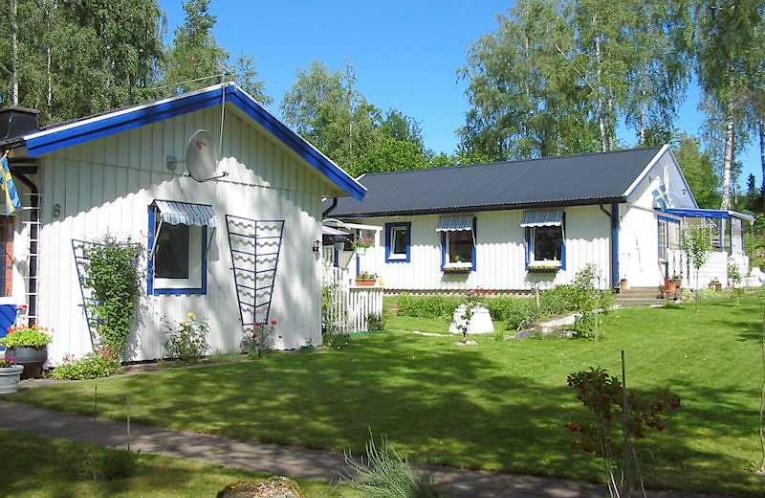 Schweden Immobilien - Zwei wunderbare Ferienhäuser am See Örlen, Fiskestigen 8 Schweden Immobilien - Zwei wunderbare Ferienhäuser am See Örlen, Fiskestigen 8