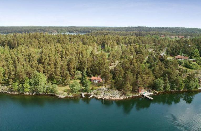 Schweden Immobilien - Ferienhaus in bester Schwedenlage! Näher kann man kaum an der Ostsee wohnen. Schweden Immobilien - Ferienhaus in bester Schwedenlage! Näher kann man kaum an der Ostsee wohnen.