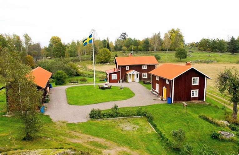 Schweden Immobilien - Ehemaliges Bauernanwesen in ländlicher Umgebung nahe See Oppsjön + der Ostseeküste Schweden Immobilien - Ehemaliges Bauernanwesen in ländlicher Umgebung nahe See Oppsjön + der Ostseeküste