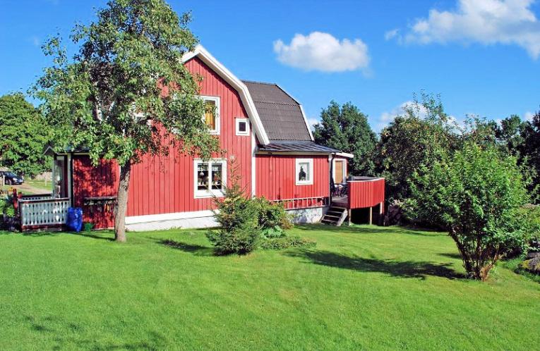 Schweden Immobilien - Klassisches Wohnhaus in ruhiger Waldlage in der Nähe Kristdalas, Bereich Oskarshamn Schweden Immobilien - Klassisches Wohnhaus in ruhiger Waldlage in der Nähe Kristdalas, Bereich Oskarshamn