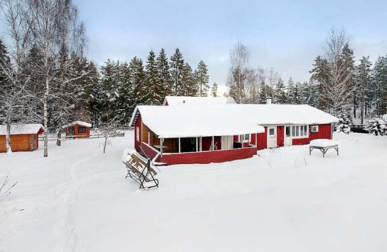 Schweden Immobilien - Schön ruhig gelegenes Objekt mit guter Verkehrsanbindung nahe Küstenstadt Oskarshamn  / Ostsee
