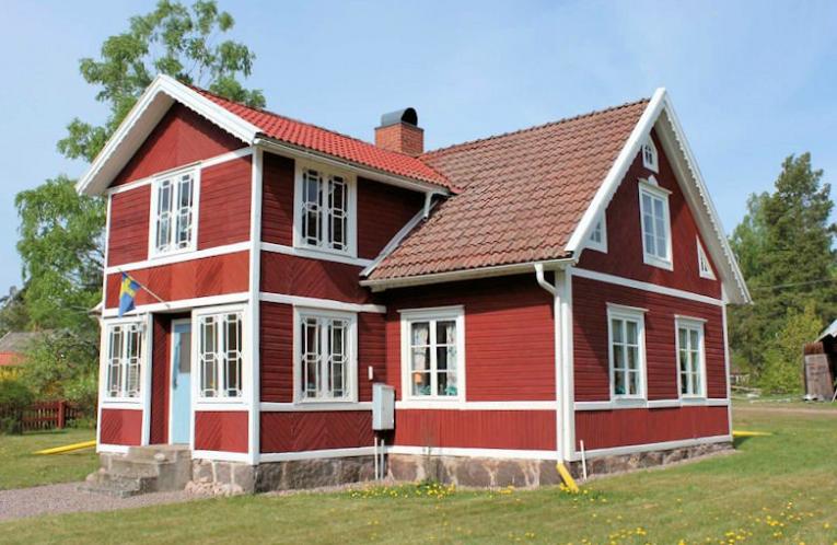 Schweden Immobilien - "Rockneby" - Klassisches Schwedenhaus in ruhiger Minidorflage auf dem Lande. Einfach nur nett! Schweden Immobilien - "Rockneby" - Klassisches Schwedenhaus in ruhiger Minidorflage auf dem Lande. Einfach nur nett!