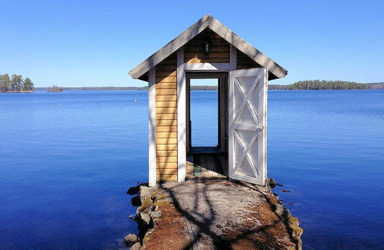 Schweden Immobilien - VILLA SJÖVIK am Traumsee HELGASJÖN. Ein unerhört wertvoller Immobilienstandort mit garantiertem Wertzuwachs!